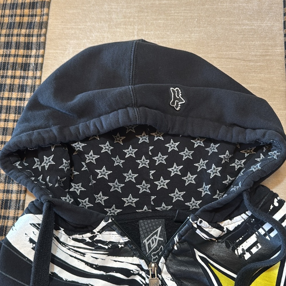 Fox Black Zip Up Sweatshirt with Bold Star Design - Picture 7 of 15